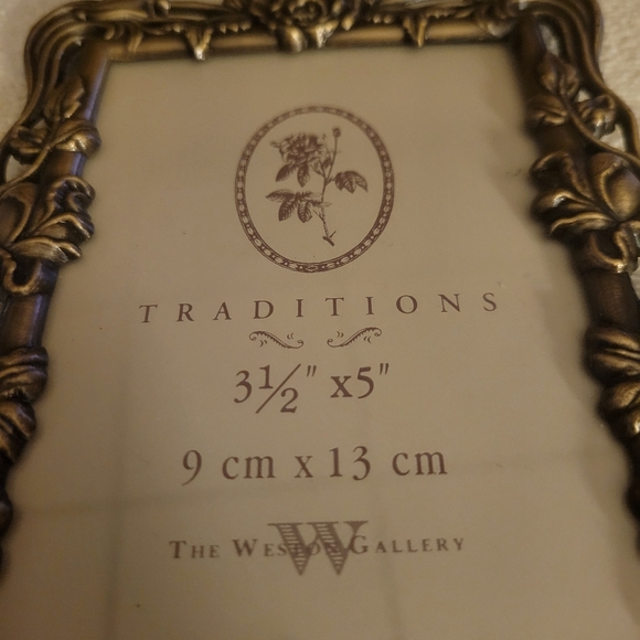 The Weston Gallery Traditions 3 1/2" x 5" Photo Frame - Picture 2 of 3